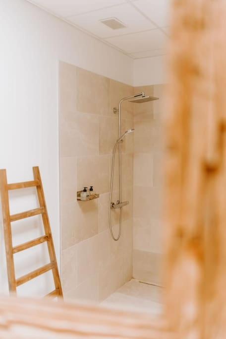 Suite De Charme Avec Jacuzzi Et Cabine Infrarouge Tubize Extérieur photo