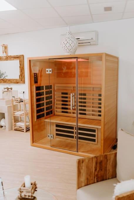 Suite De Charme Avec Jacuzzi Et Cabine Infrarouge Tubize Extérieur photo